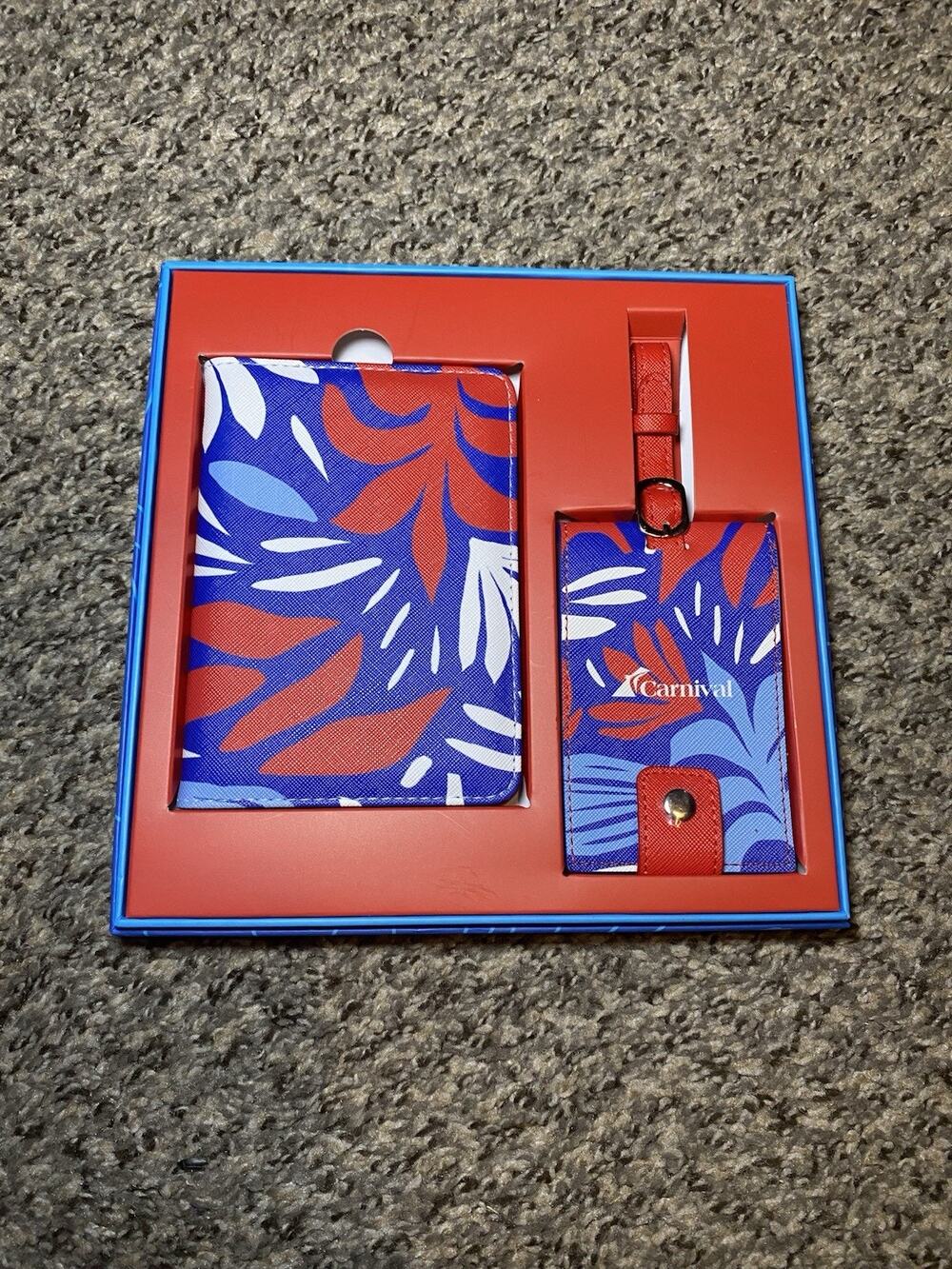 Carnival Cruise Line passport holder and luggage tag - unused in original box